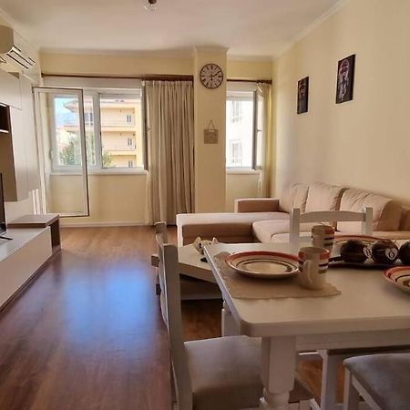 New & Great Located Apartment Near Center 티라나 외부 사진