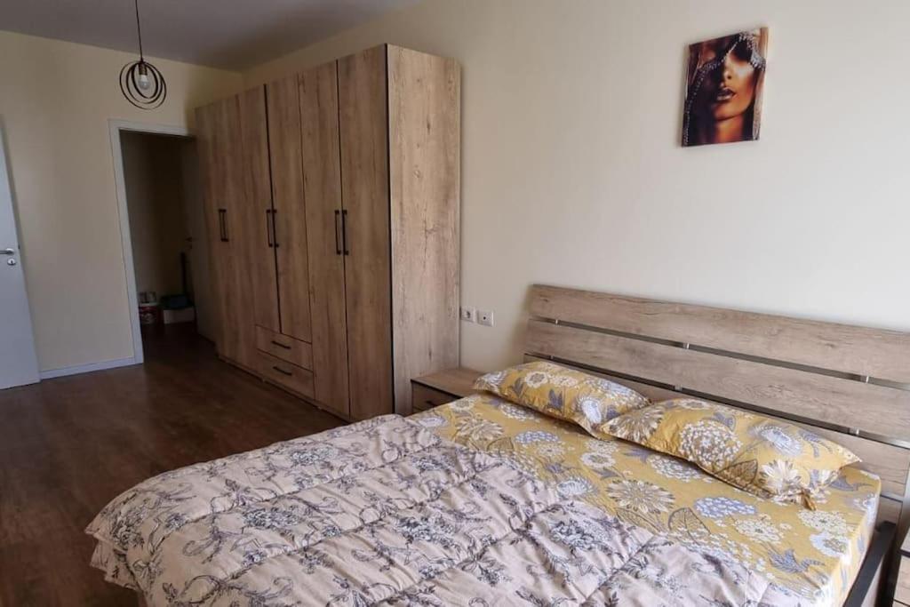 New & Great Located Apartment Near Center 티라나 외부 사진