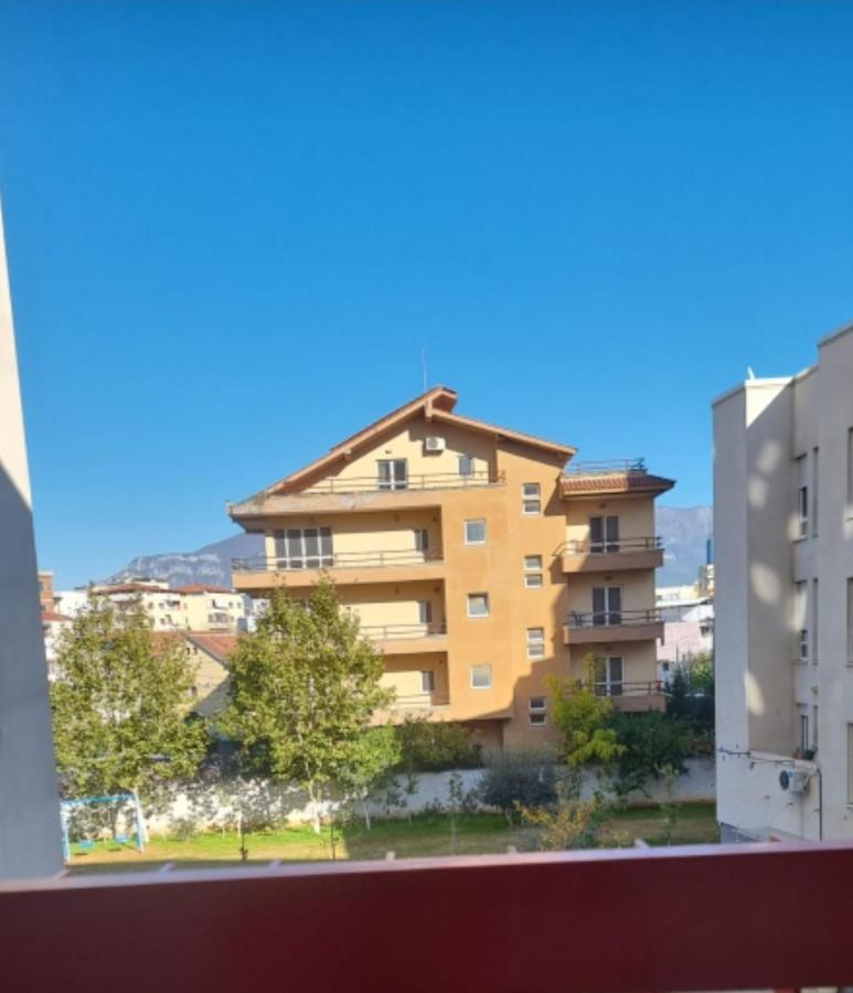 New & Great Located Apartment Near Center 티라나 외부 사진
